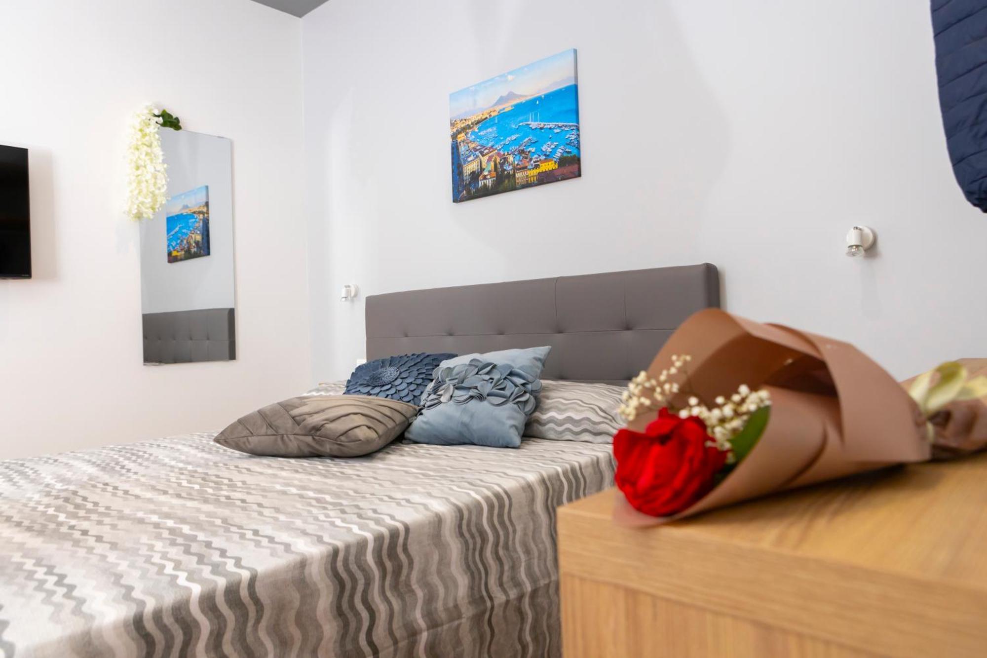 נאפולי Alleria Rooms מראה חיצוני תמונה